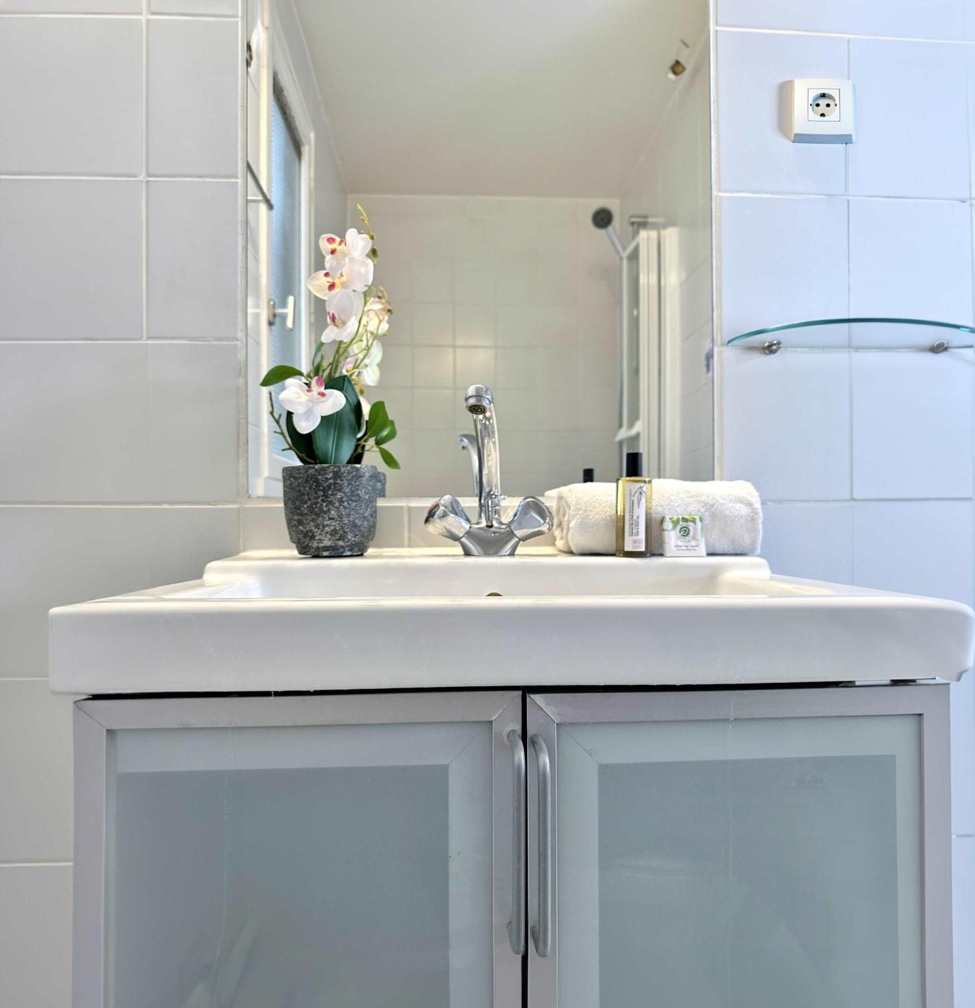 Beautiful Calm Studio In Le Marais Paryż Zewnętrze zdjęcie